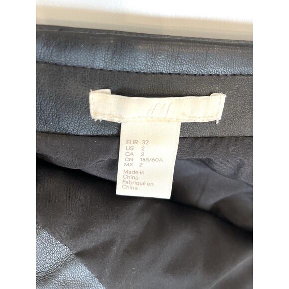 HM Faux Leather Black Mini Skirt Size 2 - Picture 4 of 6